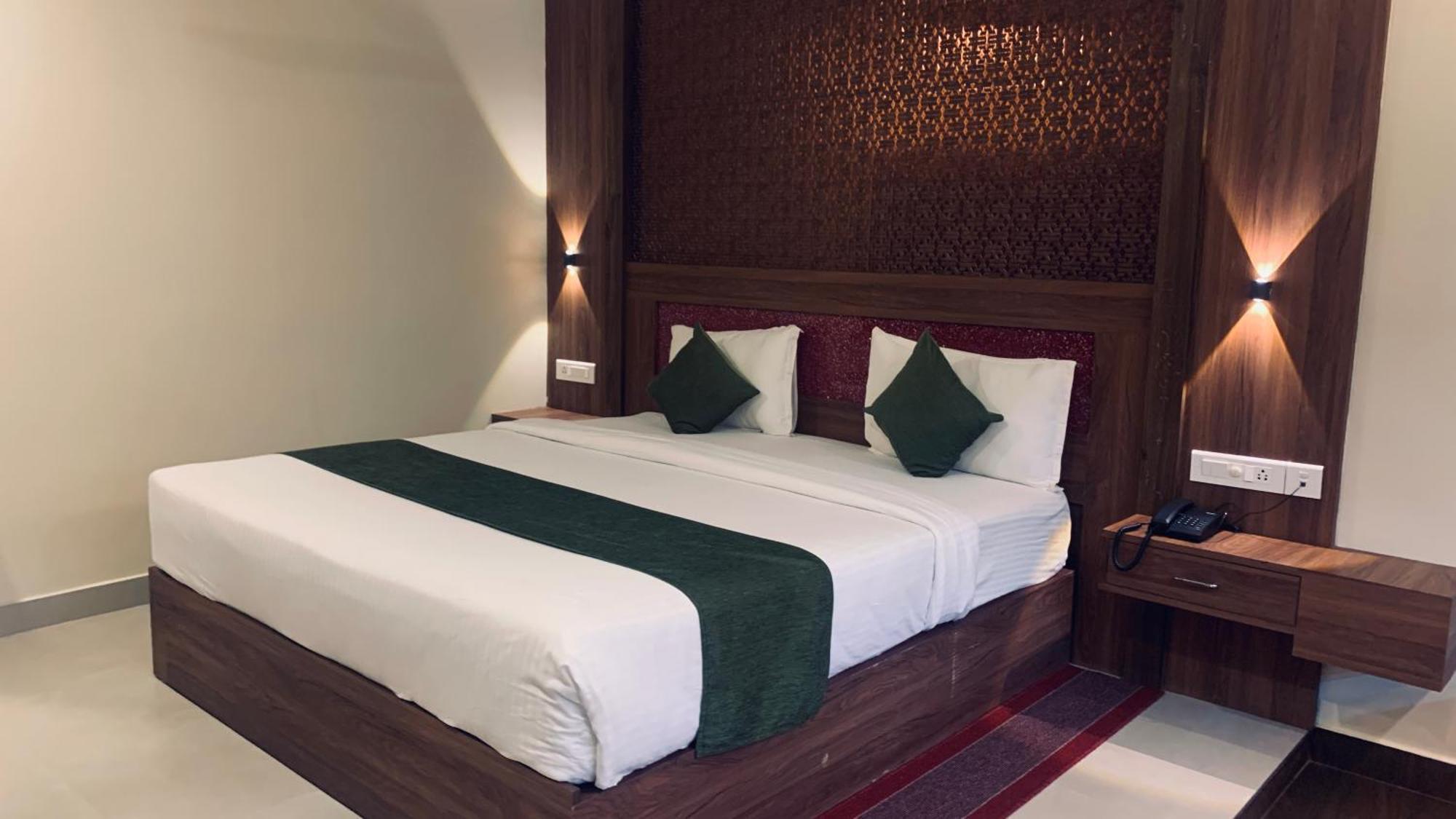 Kizhake Chālakudi Athirappilly Polaris Resort מראה חיצוני תמונה